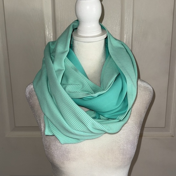 Lululemon Green Striped Vinyasa Scarf - Picture 5 of 9